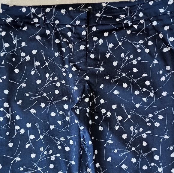 RW&CO Floral Pattern Spring/Summer Capris - Picture 5 of 6